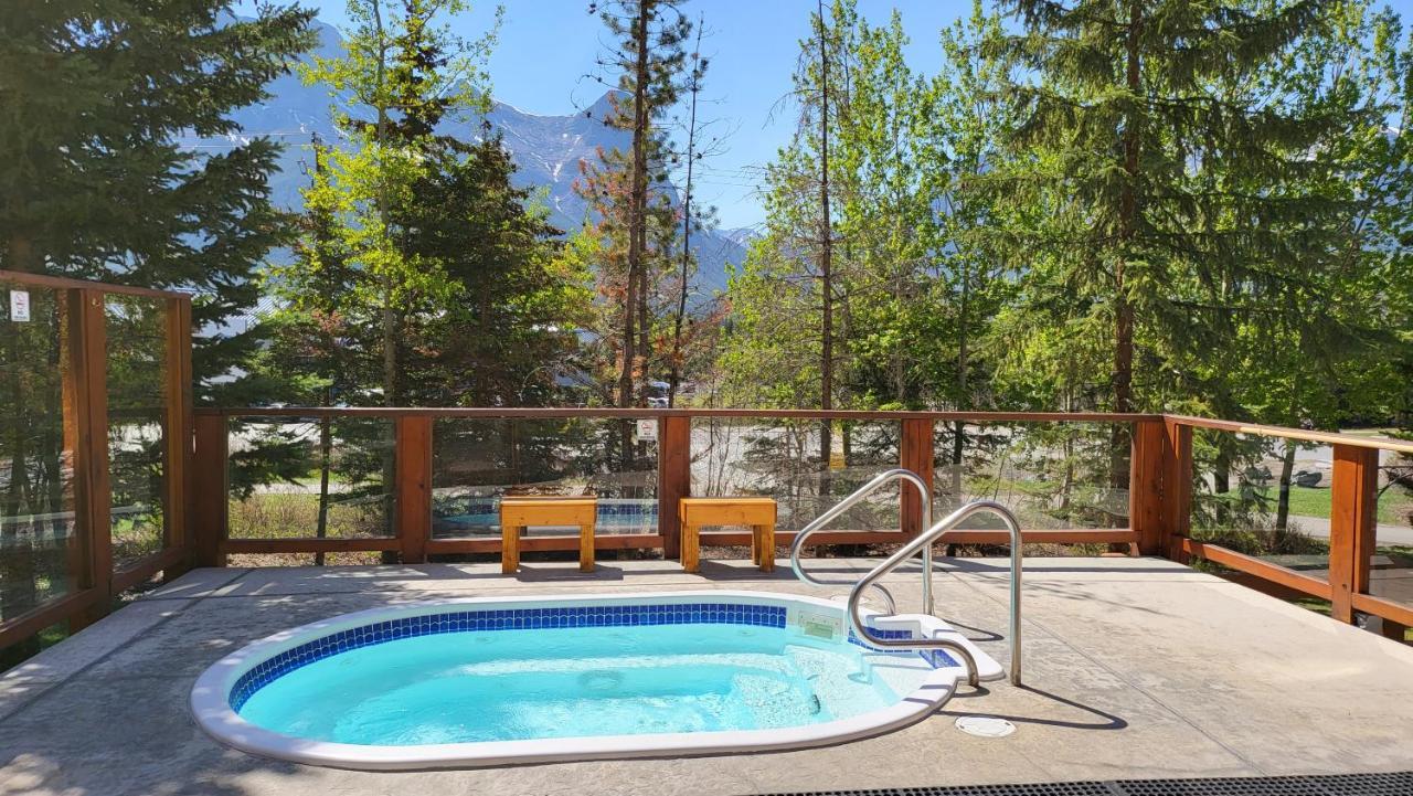 ⭐️ Luxury Mountain View Studio In Canmore ⭐️ Dış mekan fotoğraf